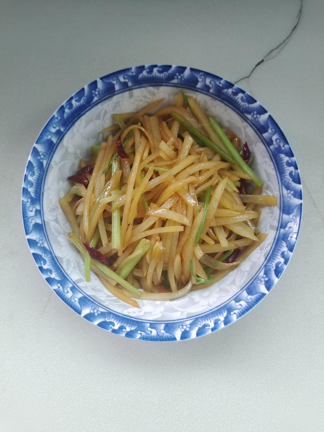 下饭菜  芹菜炒土豆丝