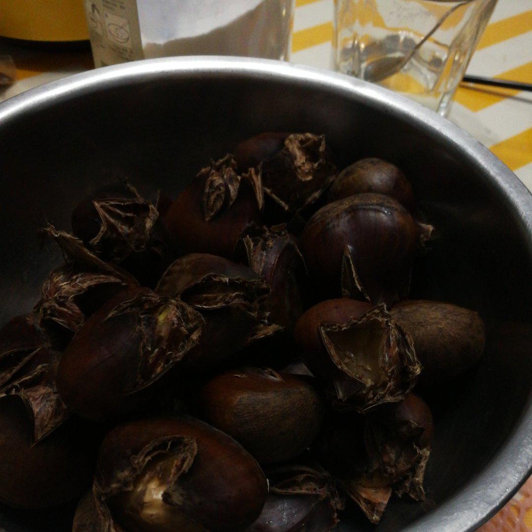 先煮再蒸的栗子，松软香糯，健康无添加