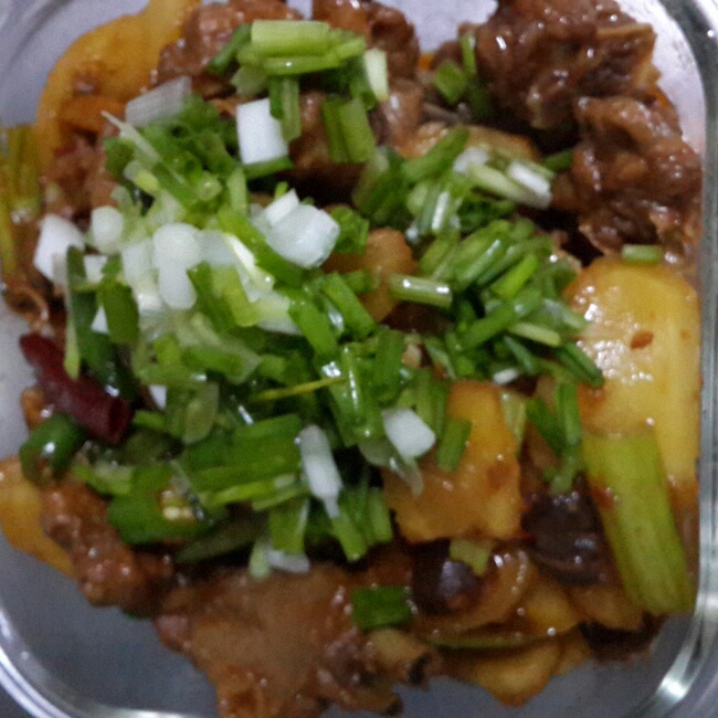 子姜焖鸭煲
