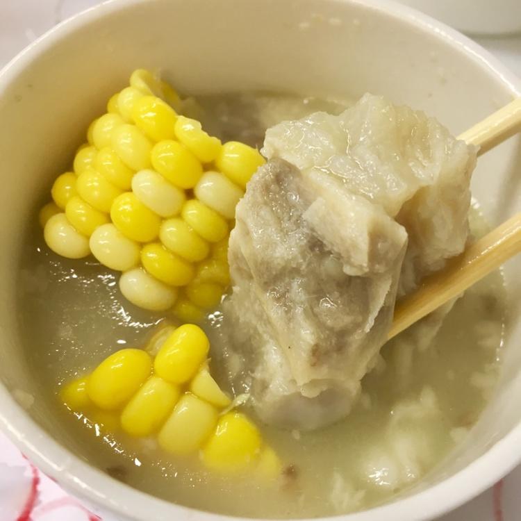 猪蹄黄豆汤