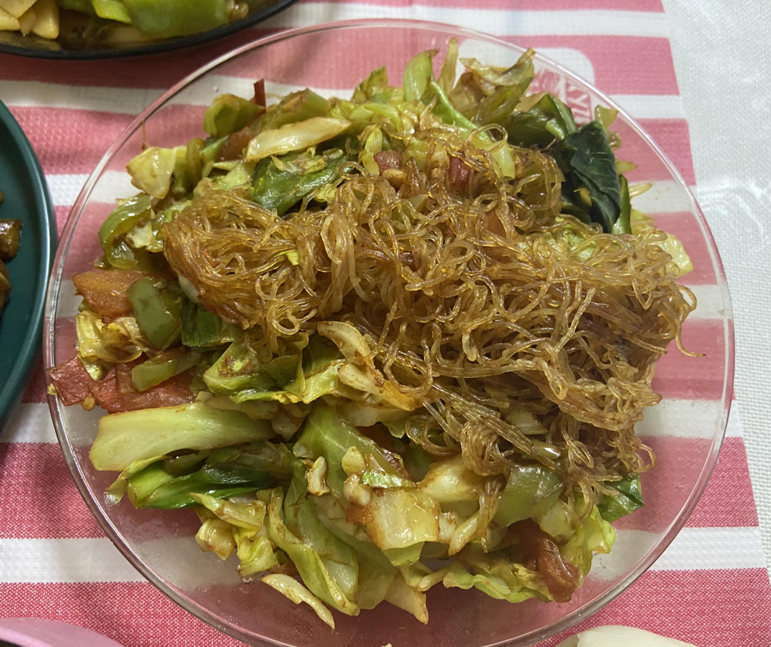 简单的青椒洋白菜丝