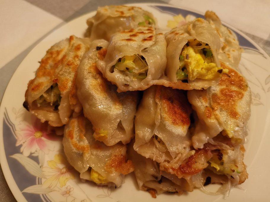 西胡鸡蛋虾仁锅贴