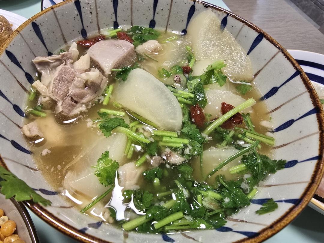 羊肉汤(炖萝卜)