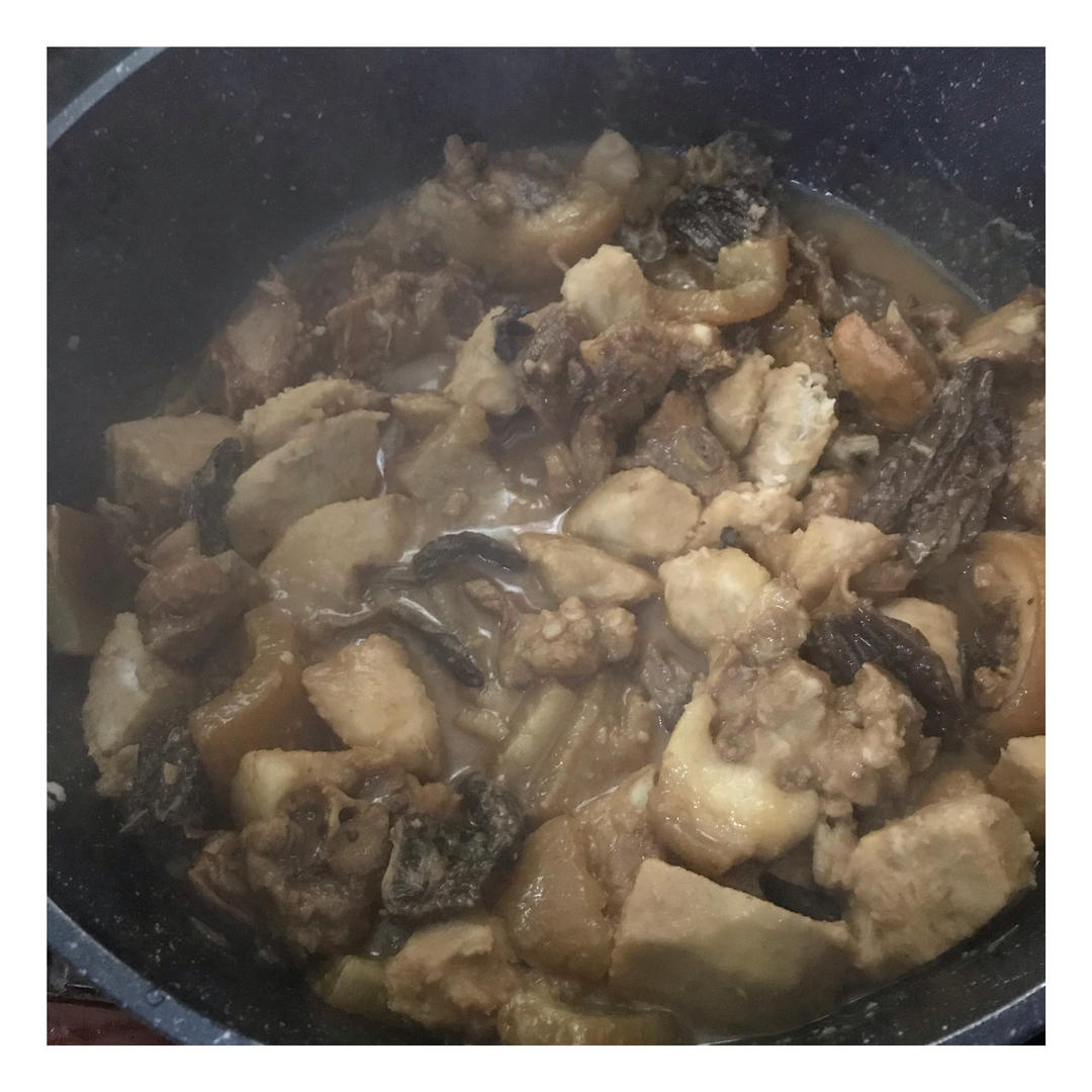 能让人连吃三碗米饭的芋头烧排骨
