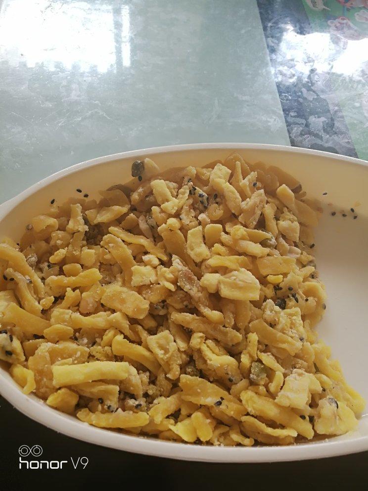 松软的鸡蛋沙琪玛