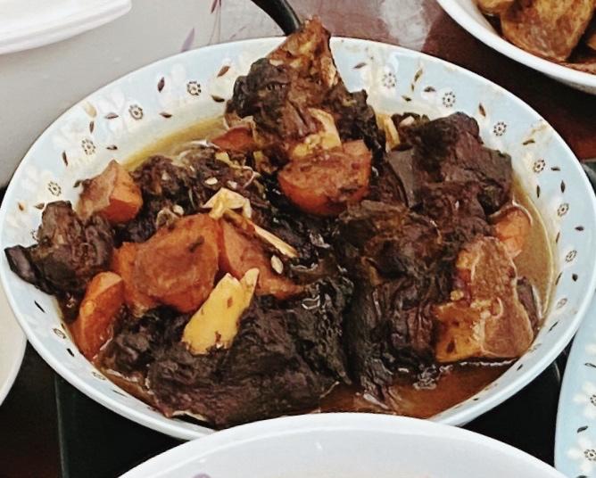 红焖羊肉炖胡萝卜