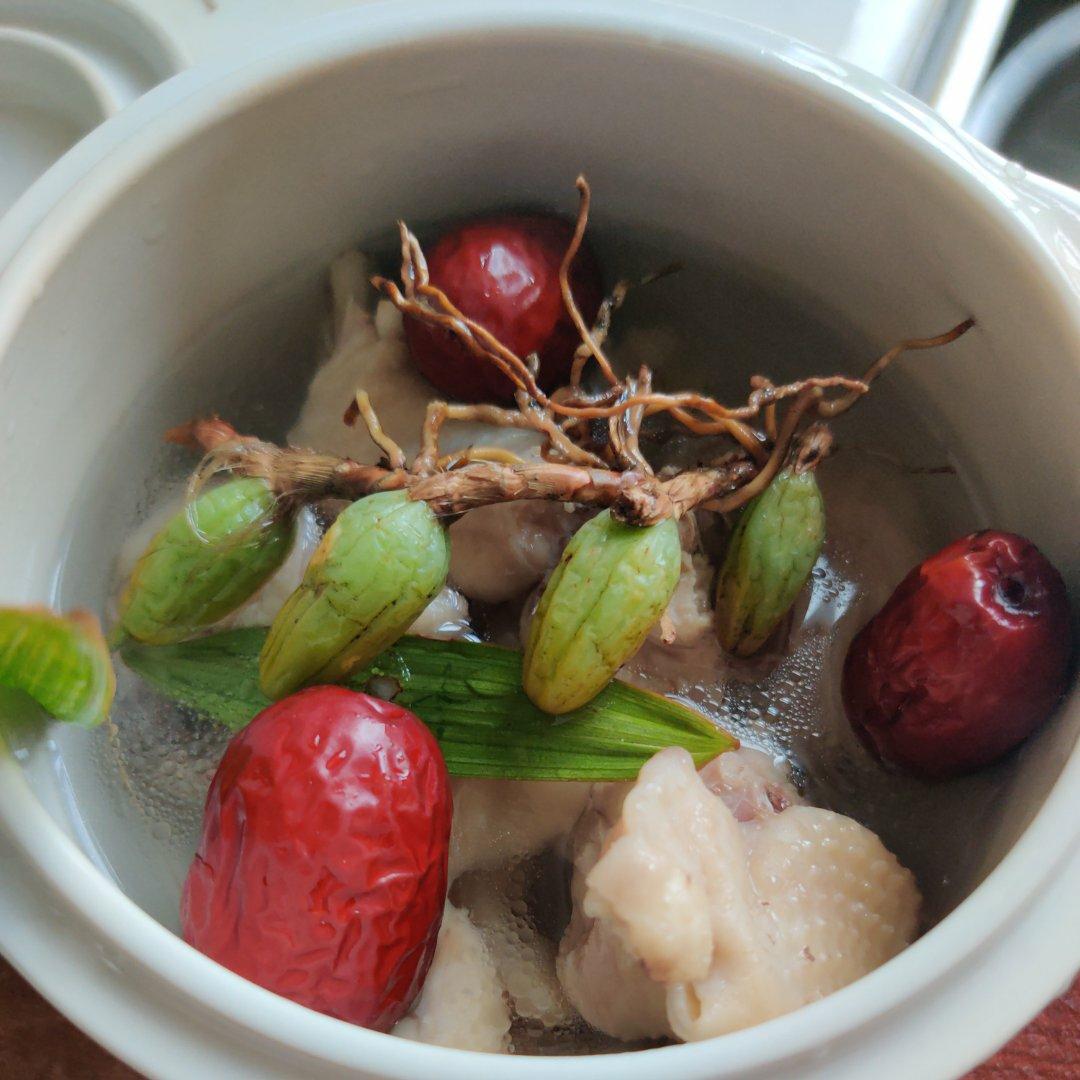 石橄榄鸡煲