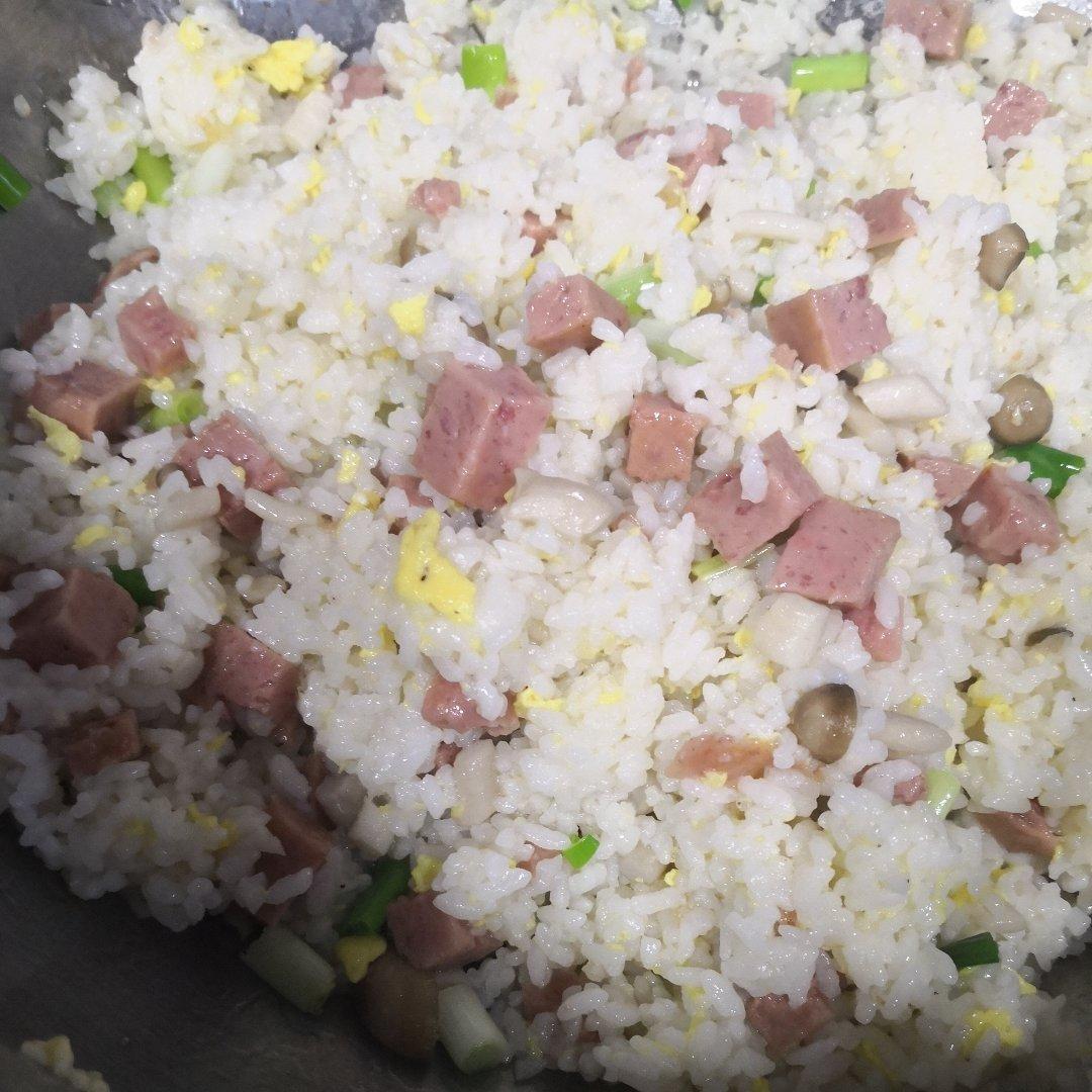 午餐肉蛋炒饭