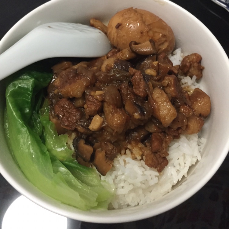 洋葱酥卤肉饭