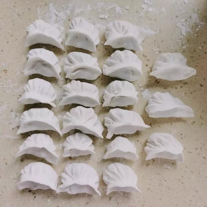弯梳虾饺