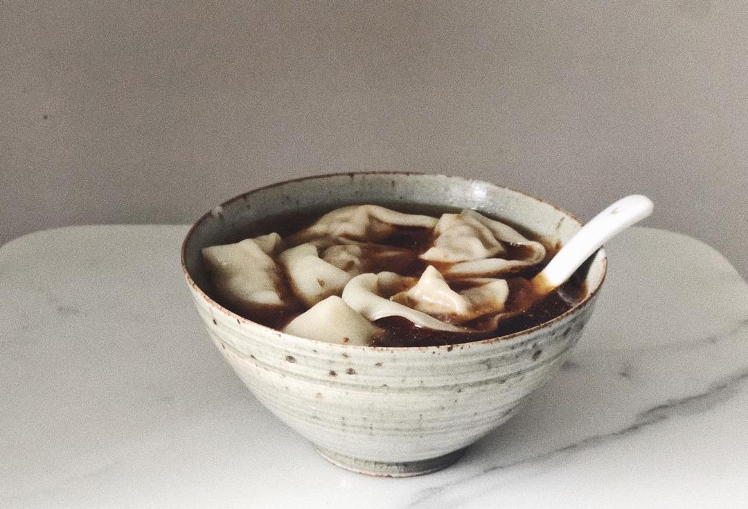 余味无穷之荠菜虾仁大馄饨