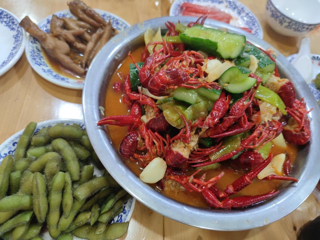 干净简单超香版十三香小龙虾（教你这么挑小龙虾，怎么彻底清洗）