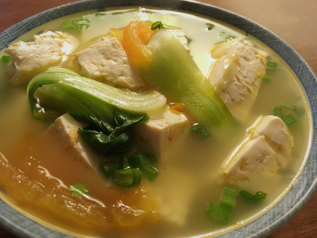 番茄青菜豆腐汤