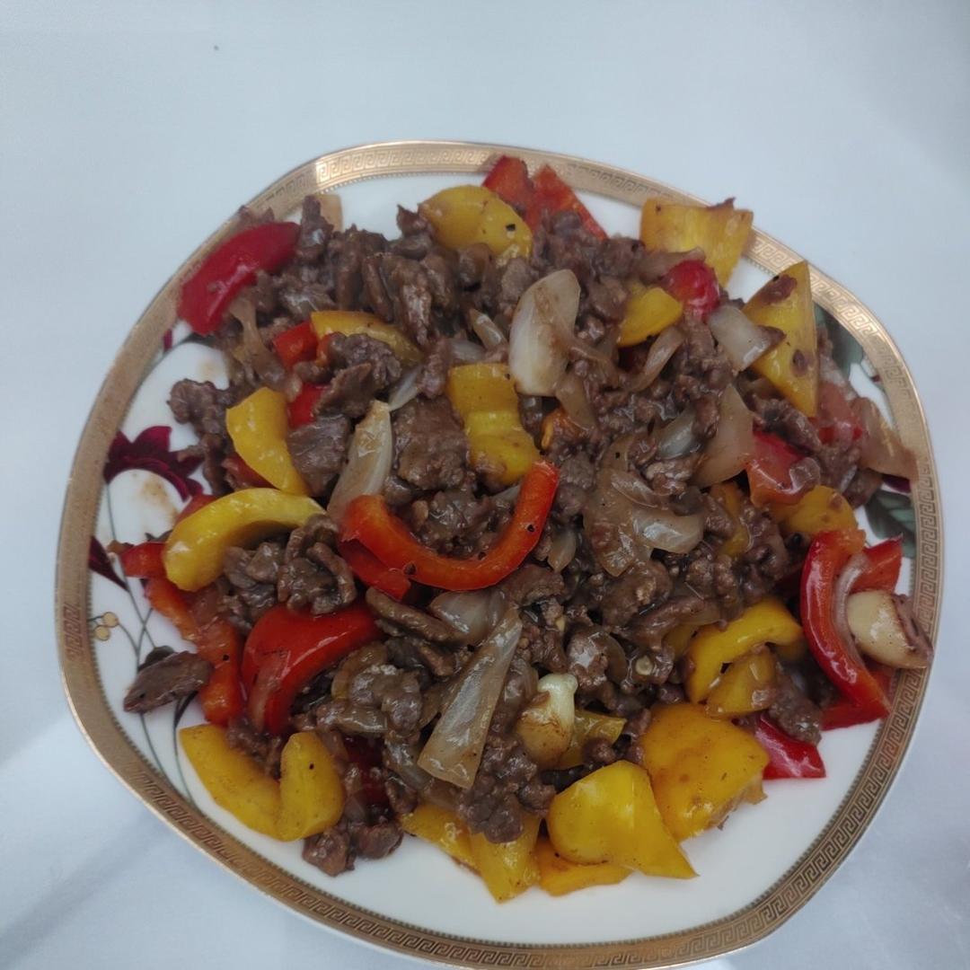 好吃到舔盘的蒜香黑椒牛肉粒