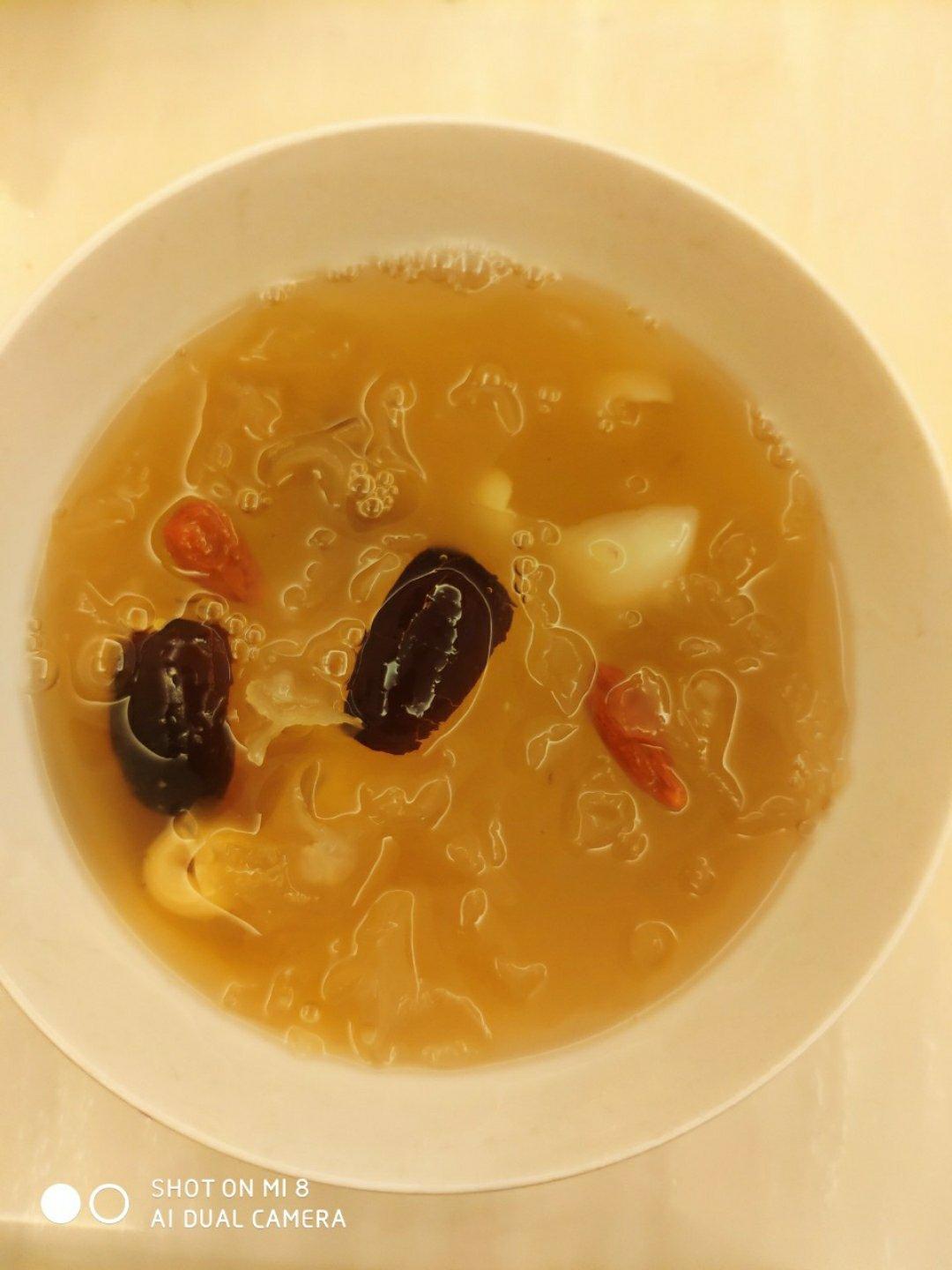 红枣银耳莲子羹（有出胶质、出胶，懒人的电压力锅版）