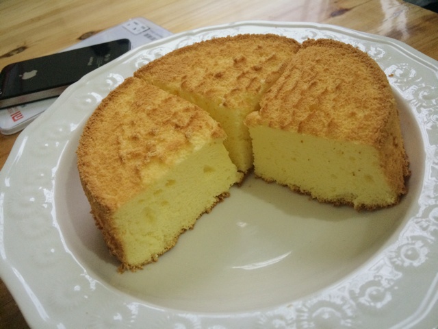 超简单完美戚风蛋糕（6寸2蛋）附打发、翻拌、脱模视频