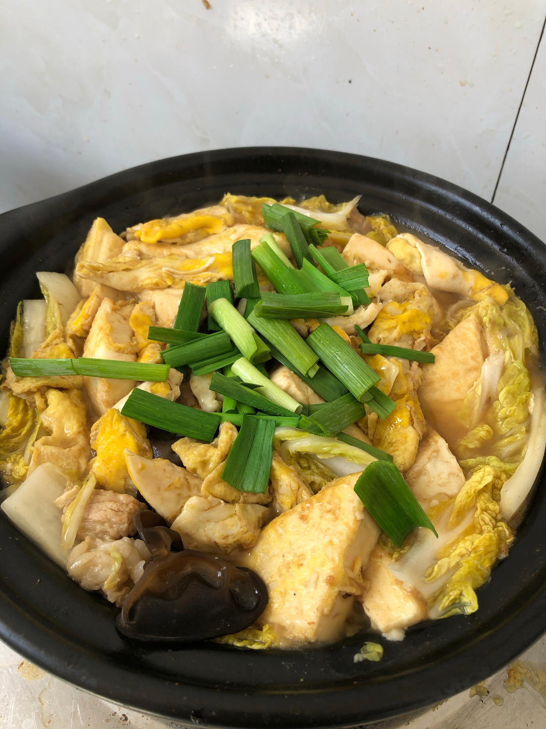 鲜菇豆腐煲