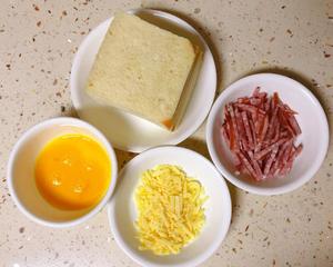 【芝士烤肠吐司盏】最偷懒最好吃de儿童早餐的做法 步骤3