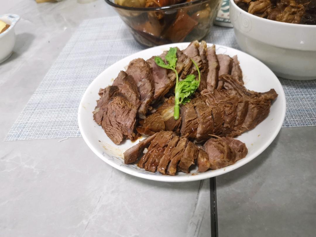 隔壁小孩馋哭了的卤牛肉