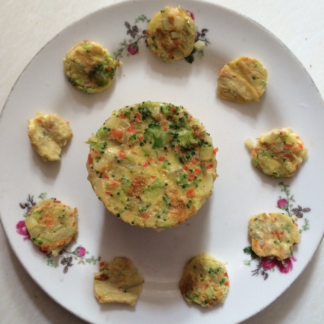 宝宝辅食：营养多彩蔬菜鸡蛋小饼