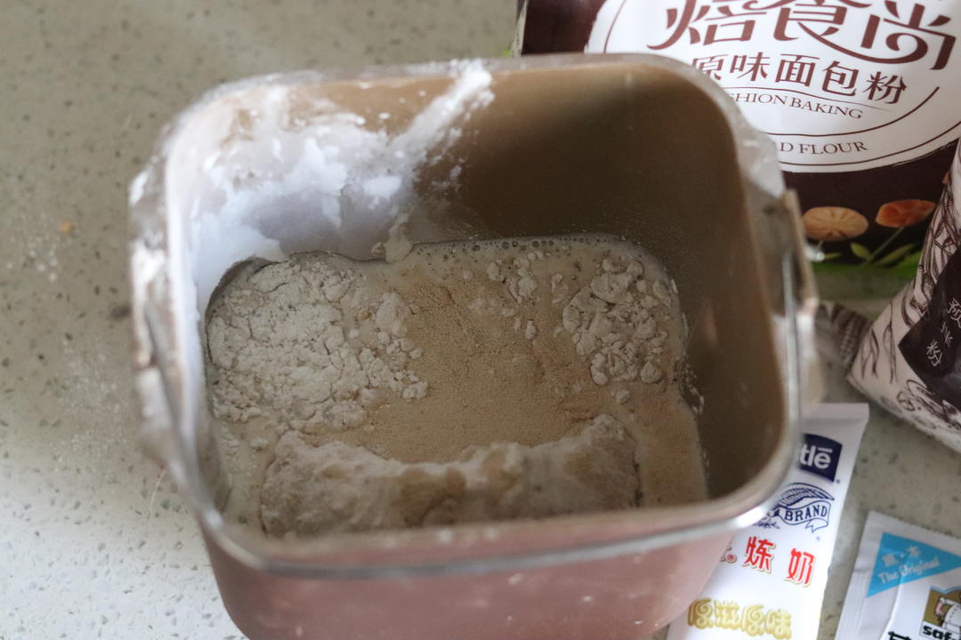 纯奶手撕吐司的做法 步骤1