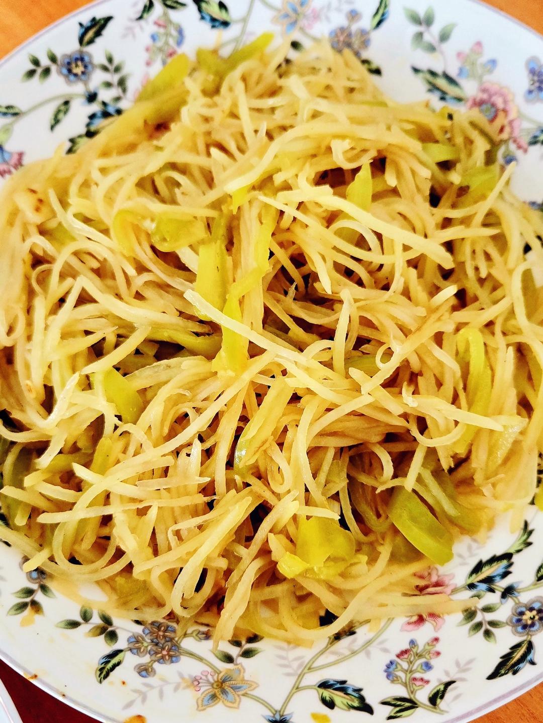 酸辣土豆丝的家常做法 超级下饭
