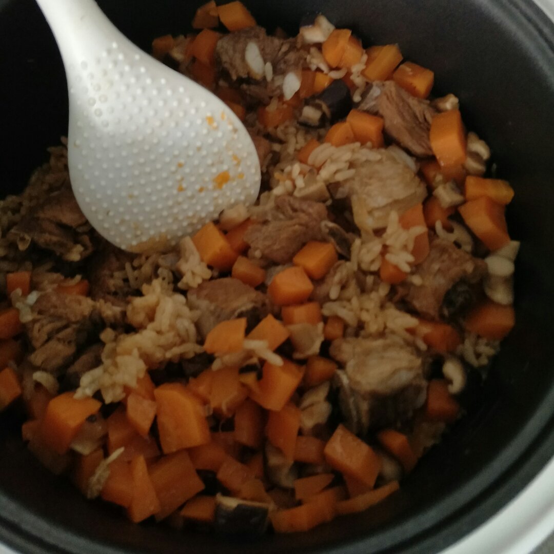 喷香排骨焖饭（爆好吃）