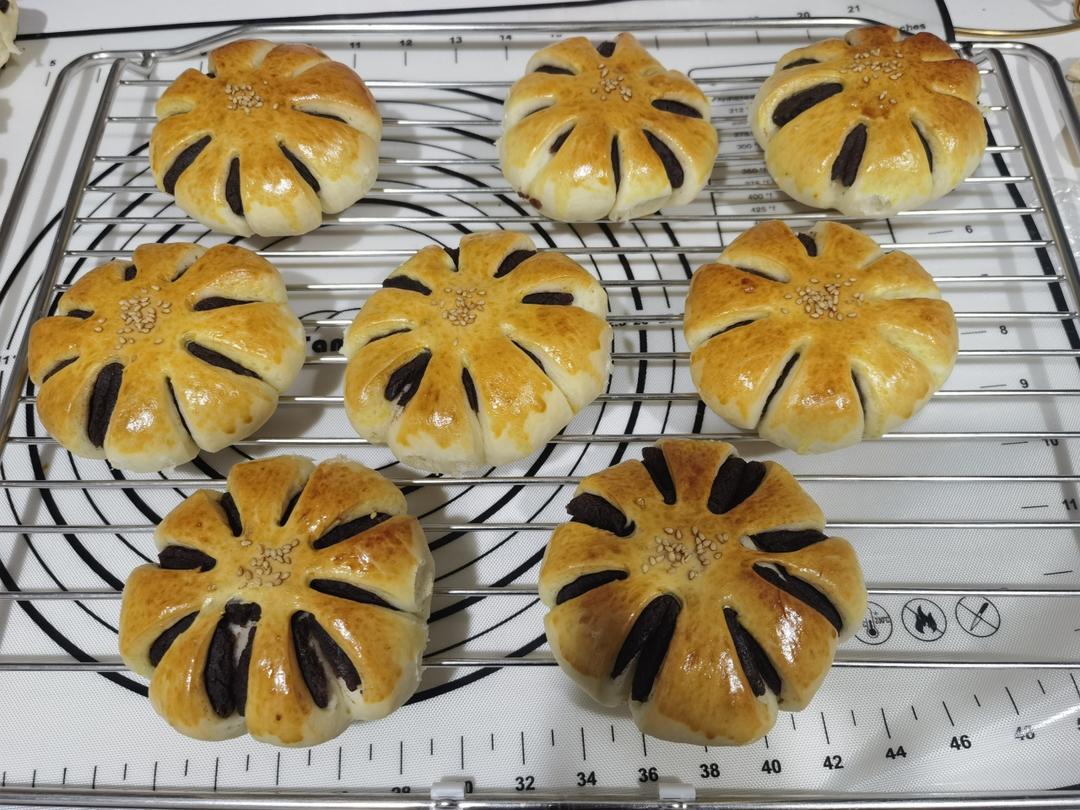 豆沙花朵面包（附红豆馅做法）