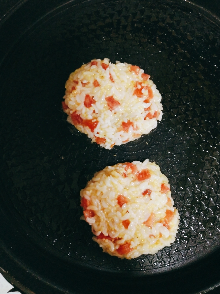懒人版番茄鸡蛋米饭饼的做法 步骤5