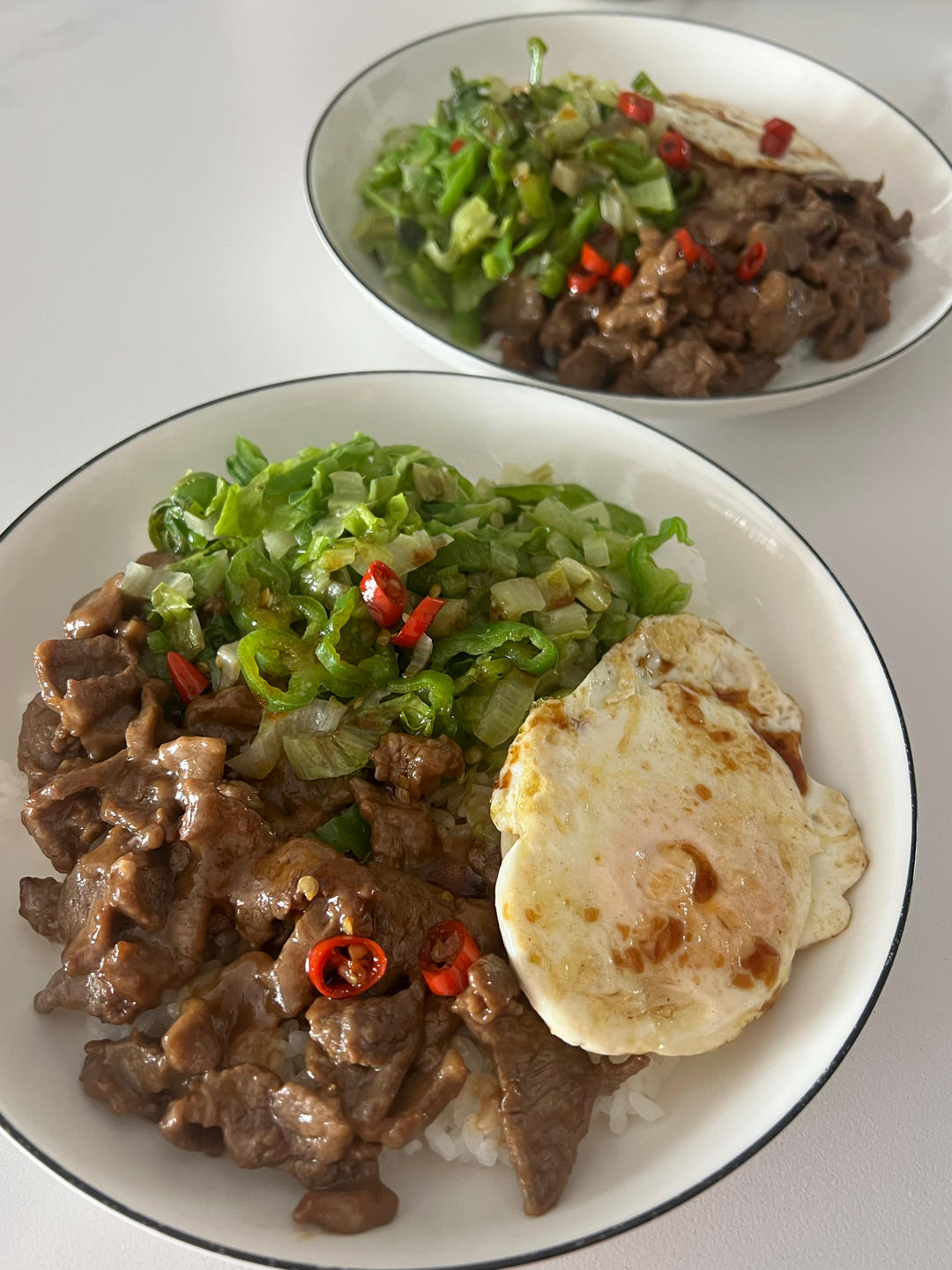生菜牛肉拌饭