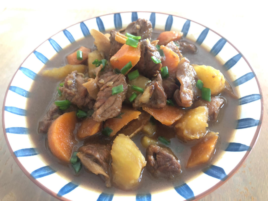 香喷喷炖牛腩