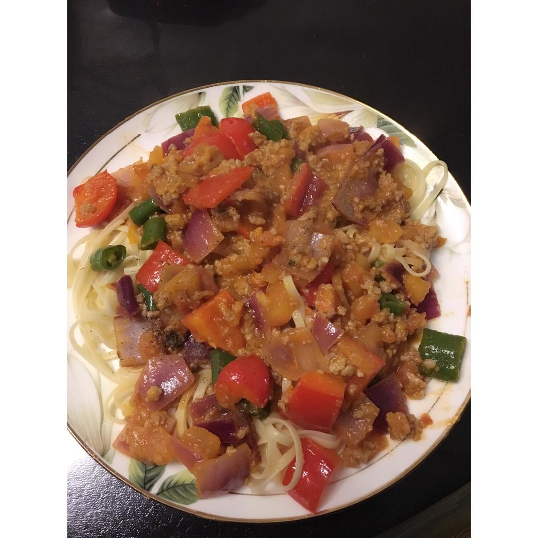 番茄肉酱意大利面