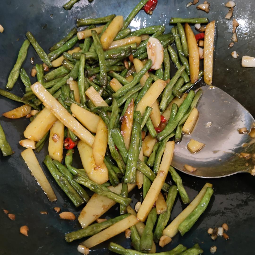 干煸豆角土豆