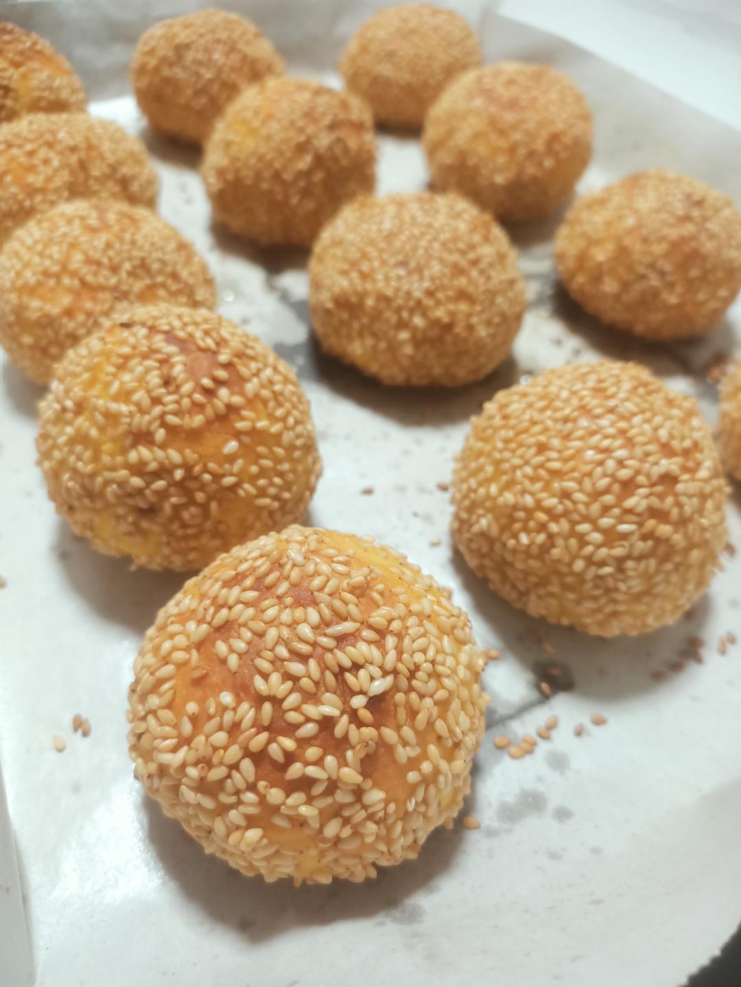 糯叽叽的秋冬甜品南瓜麻球（麻团），无需油炸也能外皮酥脆香甜软糯