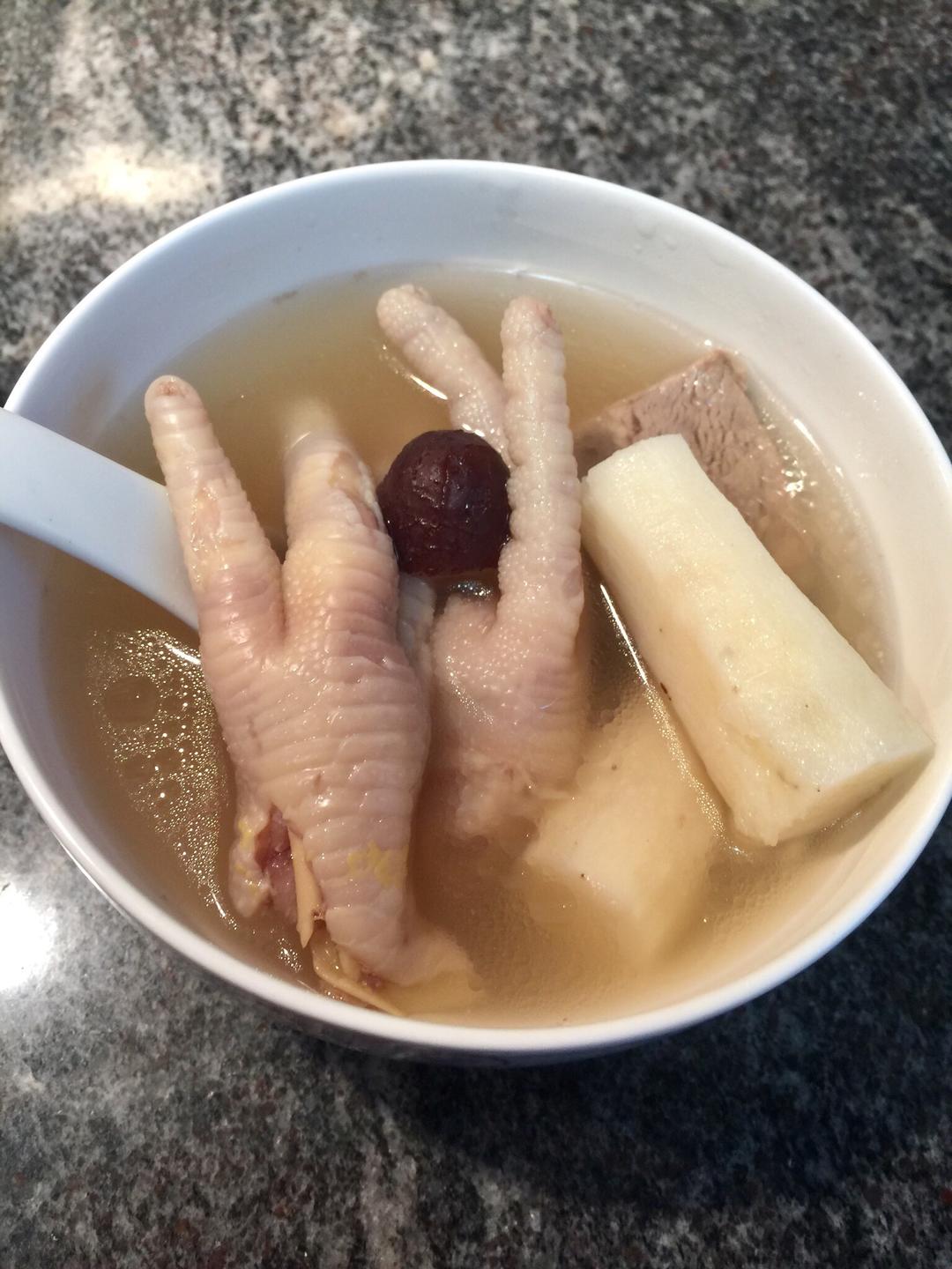 淮山扁豆煲鸡脚的做法