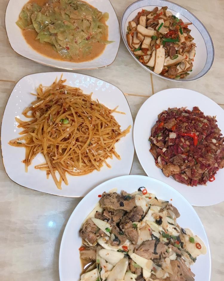 简单快手凉拌（酸辣）土豆丝的家常做法