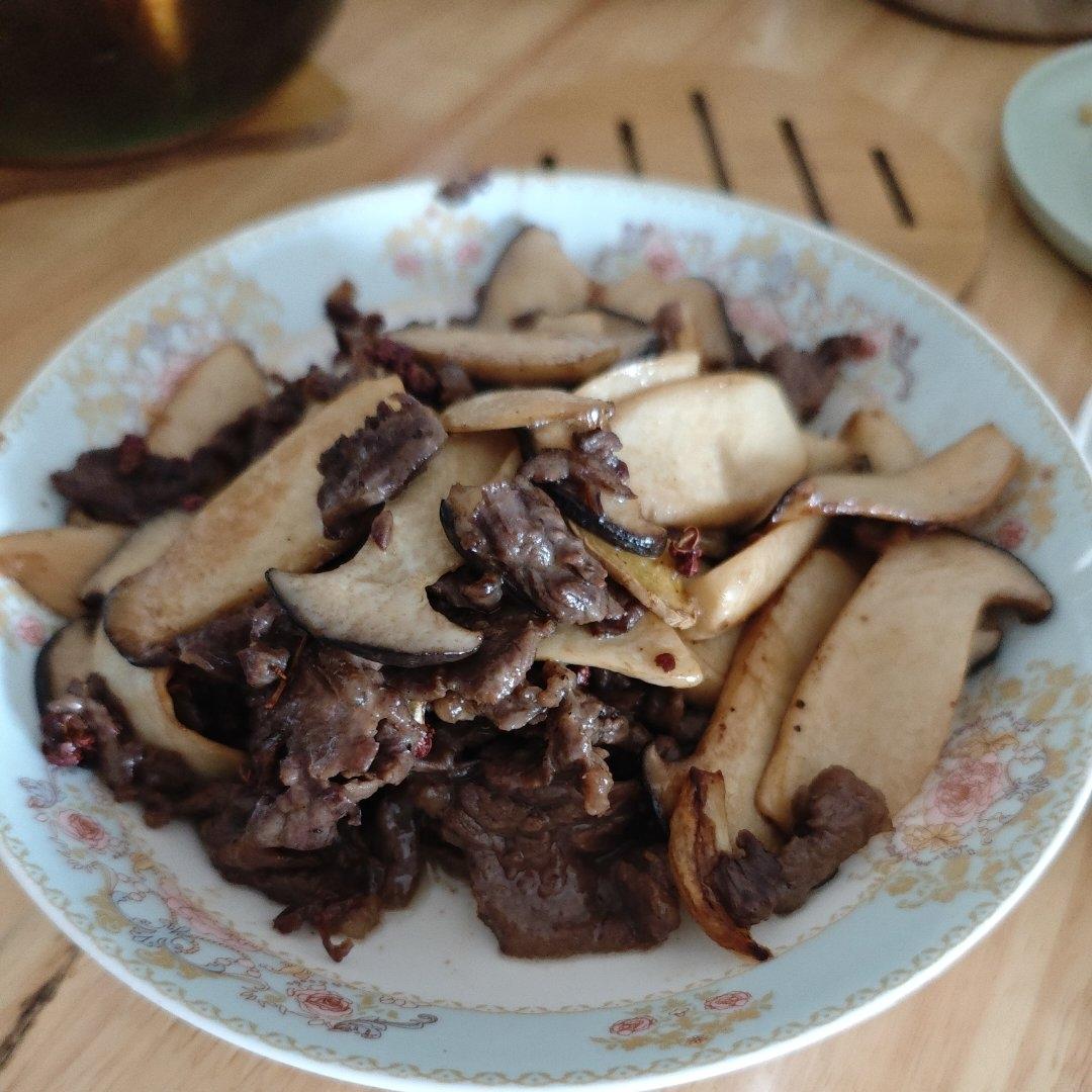 黑椒汁杏鲍菇炒牛肉