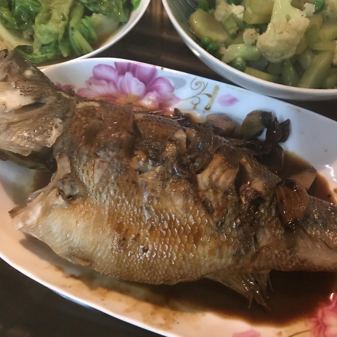 干烧鲈鱼