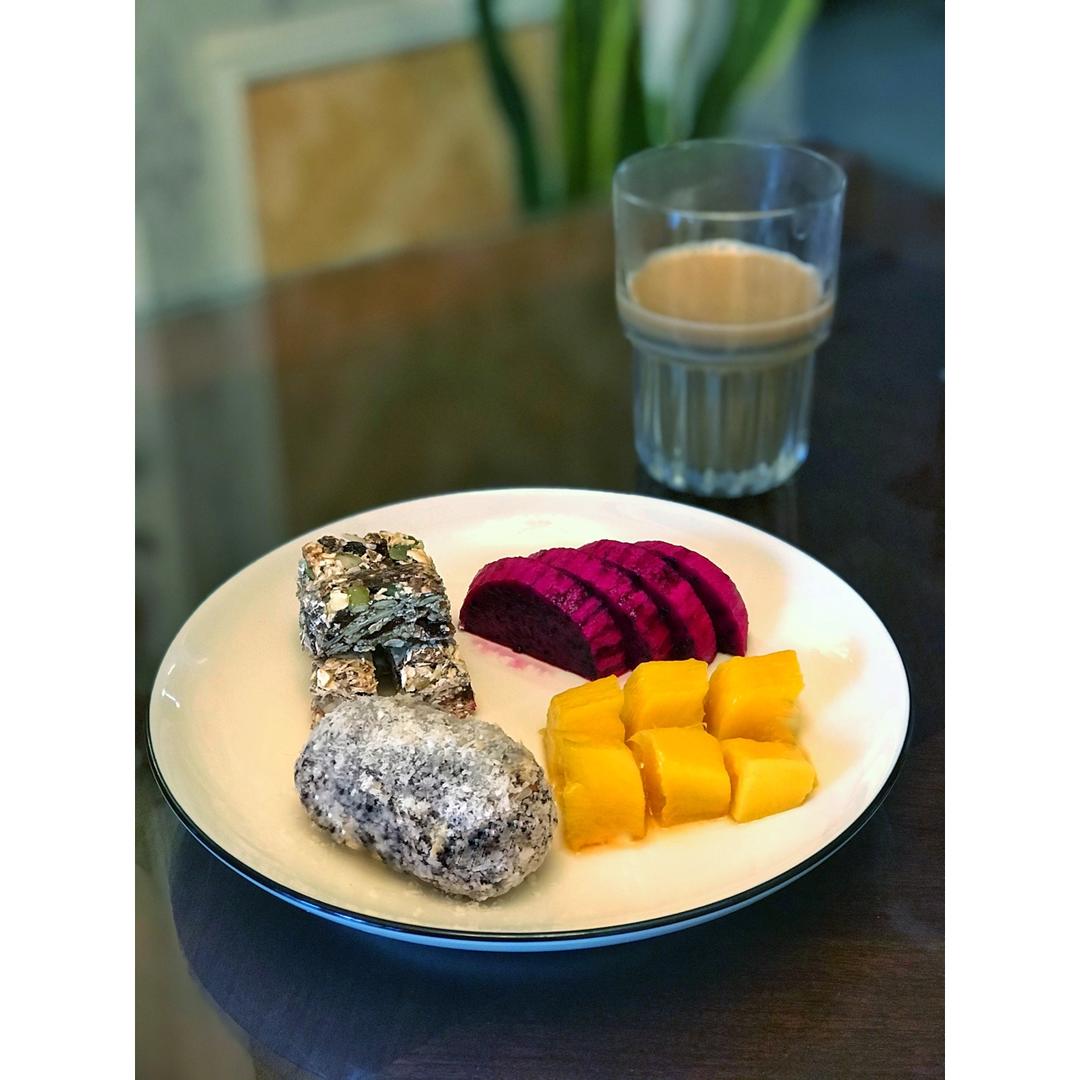 蜂蜜椰蓉紫米球