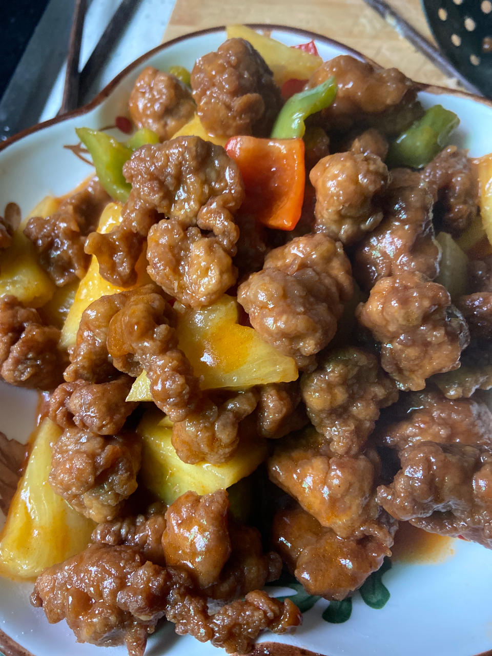 菠萝咕咾肉，咬一口不老的灵魂