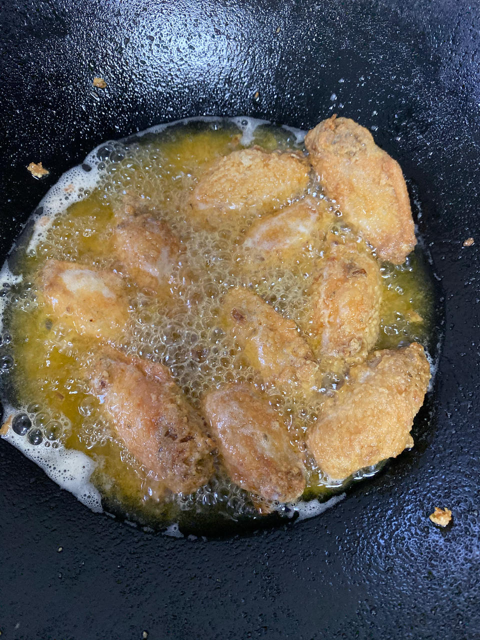 吃多了会胖，不吃也瘦不下来的🔥蒜香炸鸡翅🔥