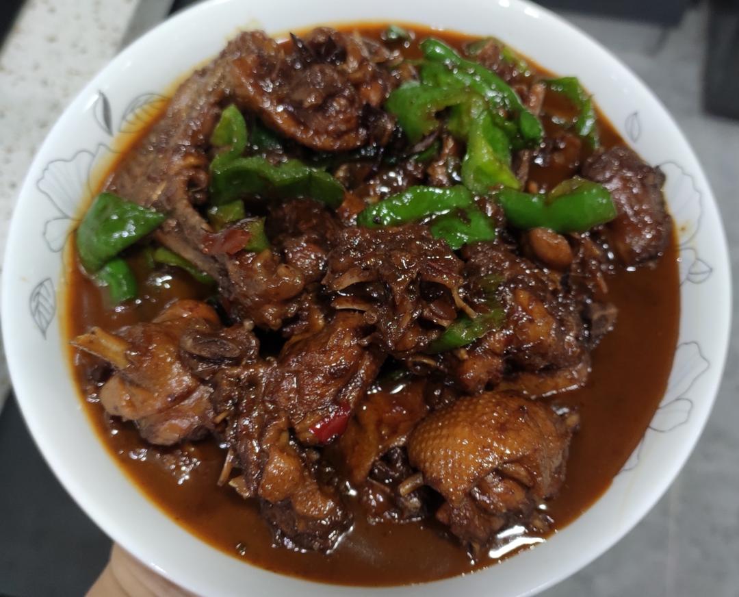 传统正宗的啤酒鸭配方和做法，鲜嫩香浓，只需炒千万不要焯水