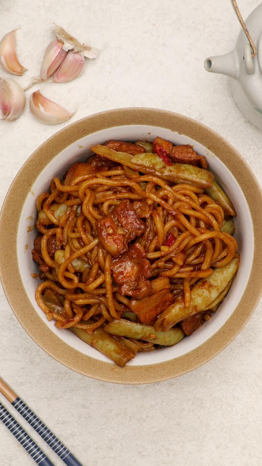 铁锅豆角焖面