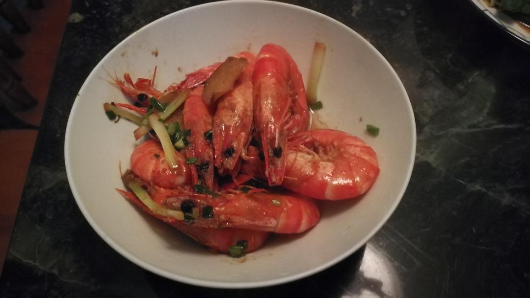 油爆草虾