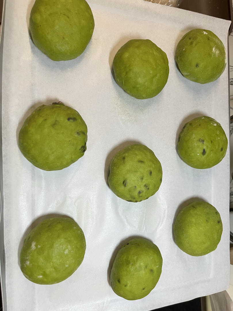 抹茶+红豆+麻薯！这CP做的面包能不好吃？💚 糯叽叽会拉丝，绝了！