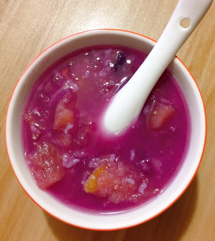 超好喝的减脂苹果紫薯粥的做法 步骤1