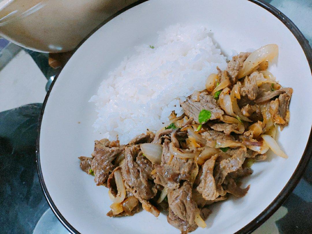 洋葱炒牛肉
