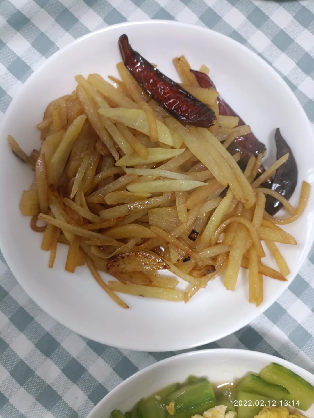 厨师长教你：“炝炒土豆丝”的家常做法，口感爽脆