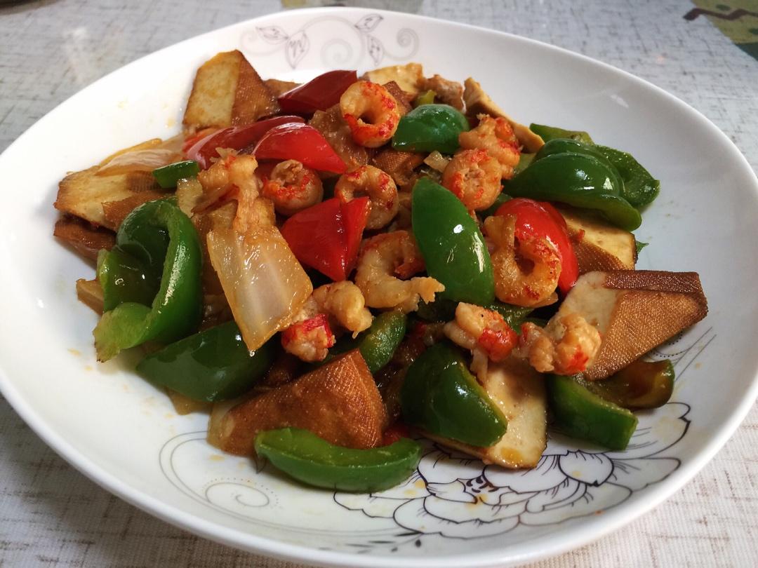 咸鲜可口的青红椒炒鸡丁