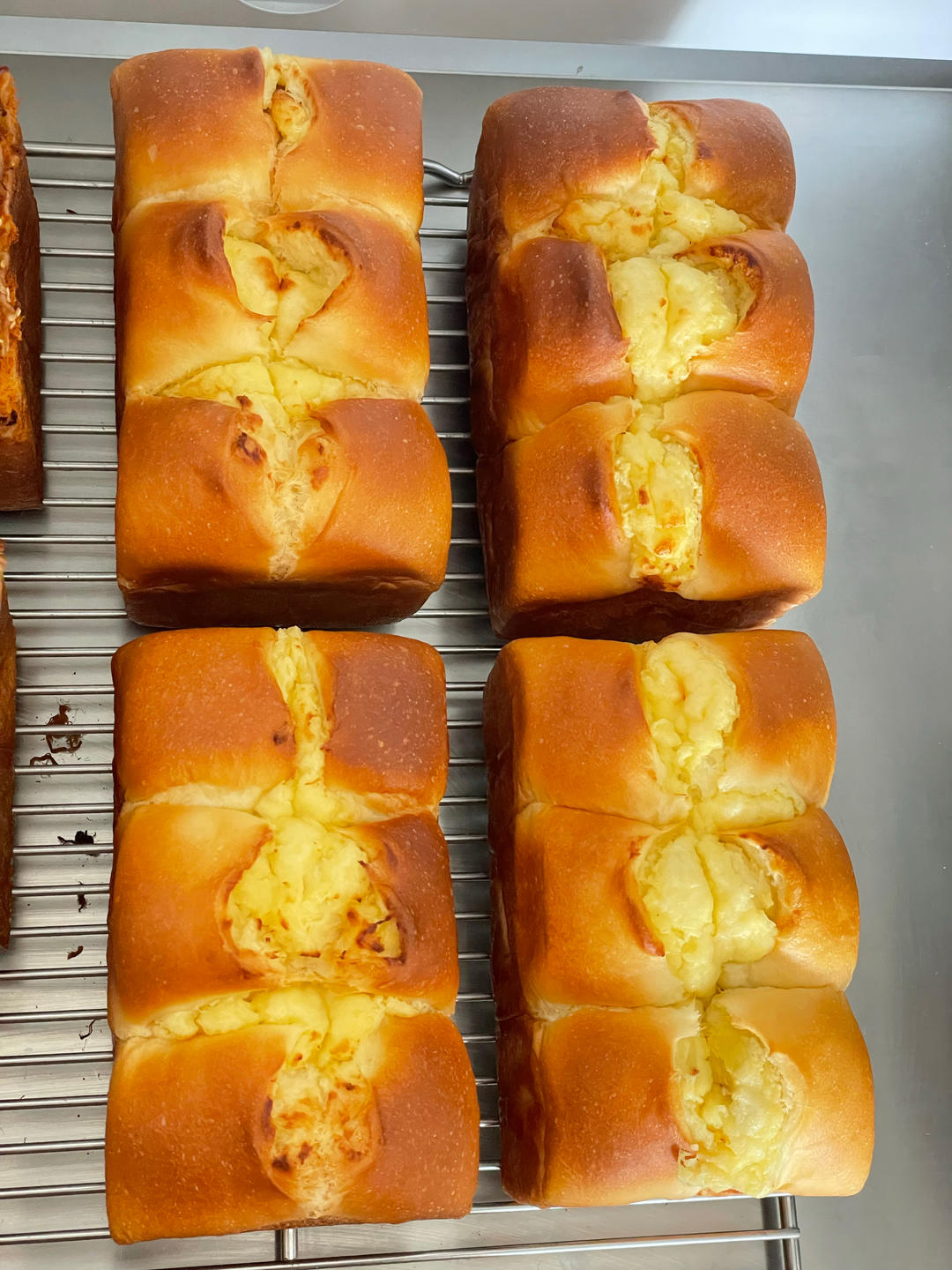 软到直不起腰的云朵榴莲吐司